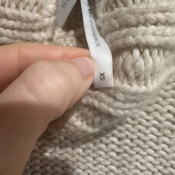 🎉HOST PICK🎉 CREAM Aritzia The Group By Babaton Plumwood Turtleneck XS - Picture 8 of 13